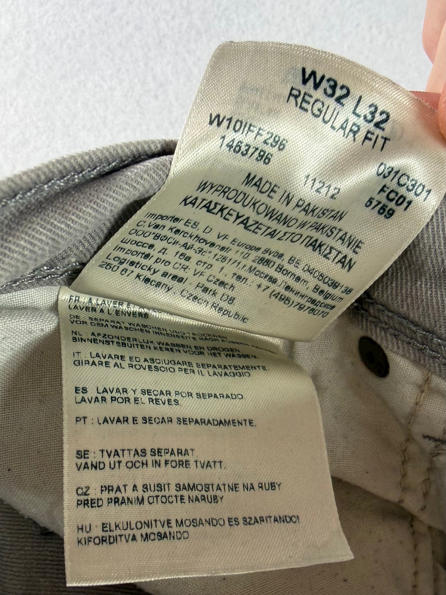 Wrangler egyenes, karcsúsított farmernadrág