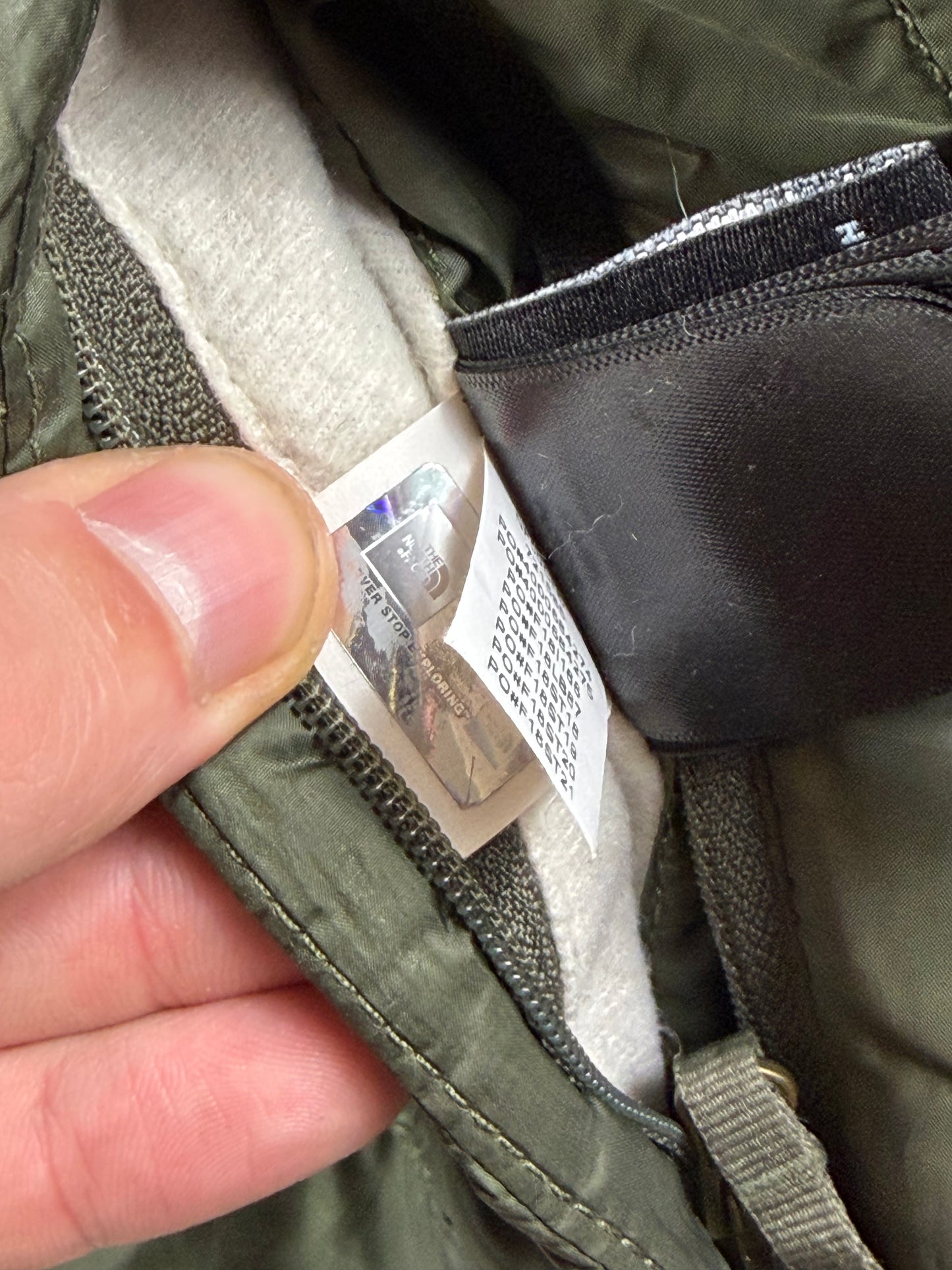 Jachetă The North Face reversibilă din fleece/matlasată pentru femei