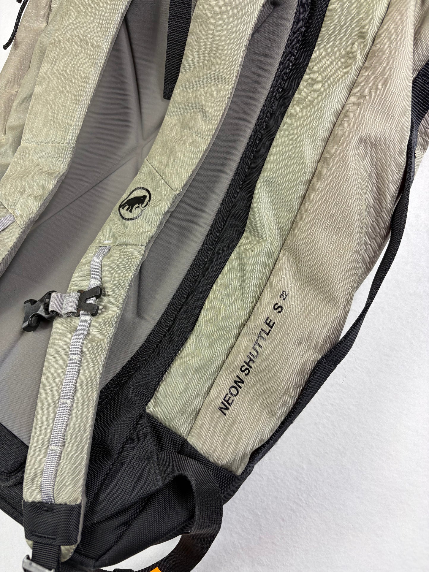 Mammut Neon Shuttle S hátizsák