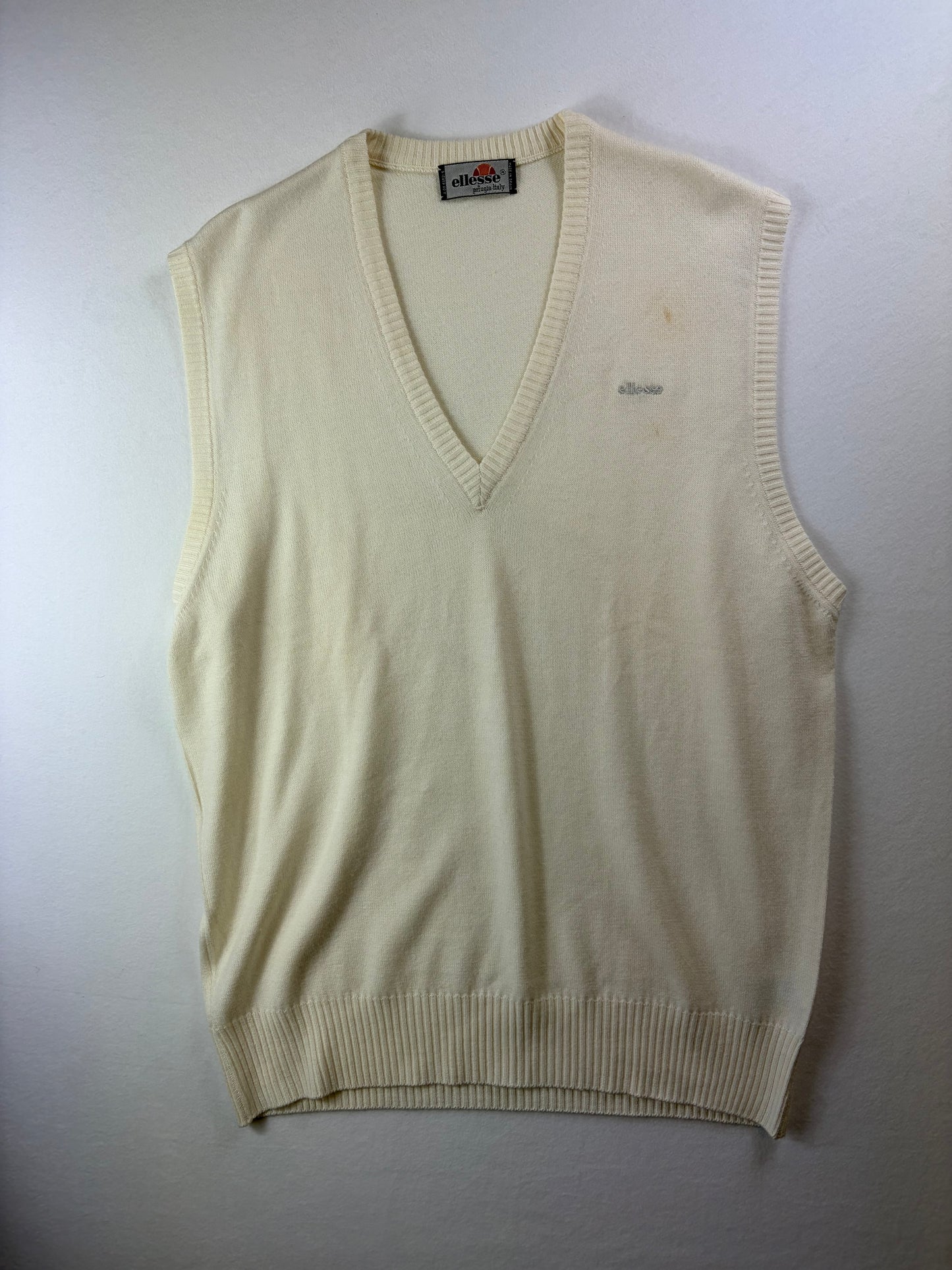 Vestă tricotată vintage Ellesse din lână bej