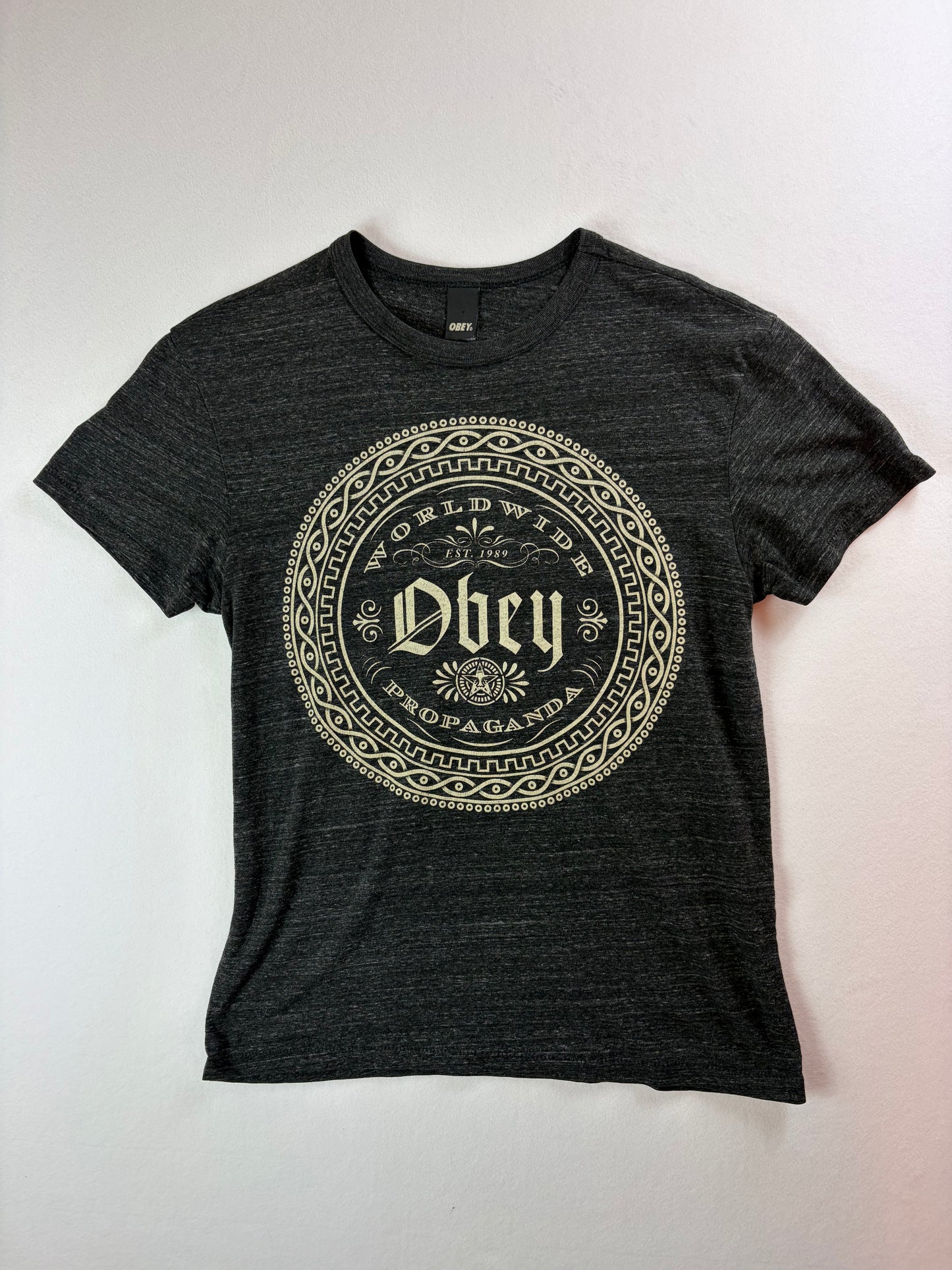 Obey póló