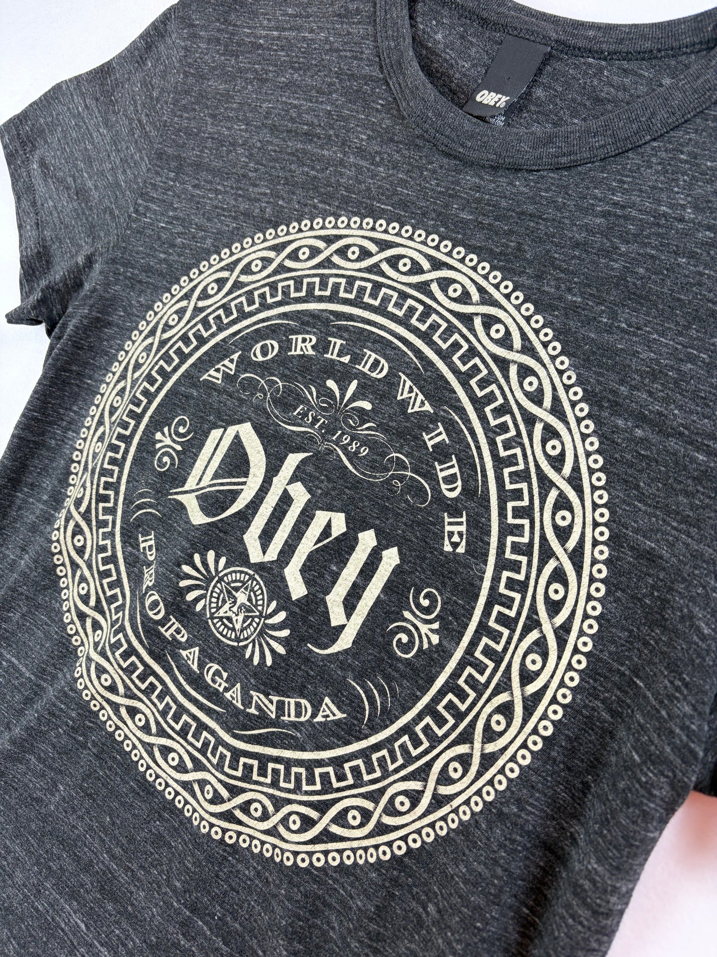 Obey póló