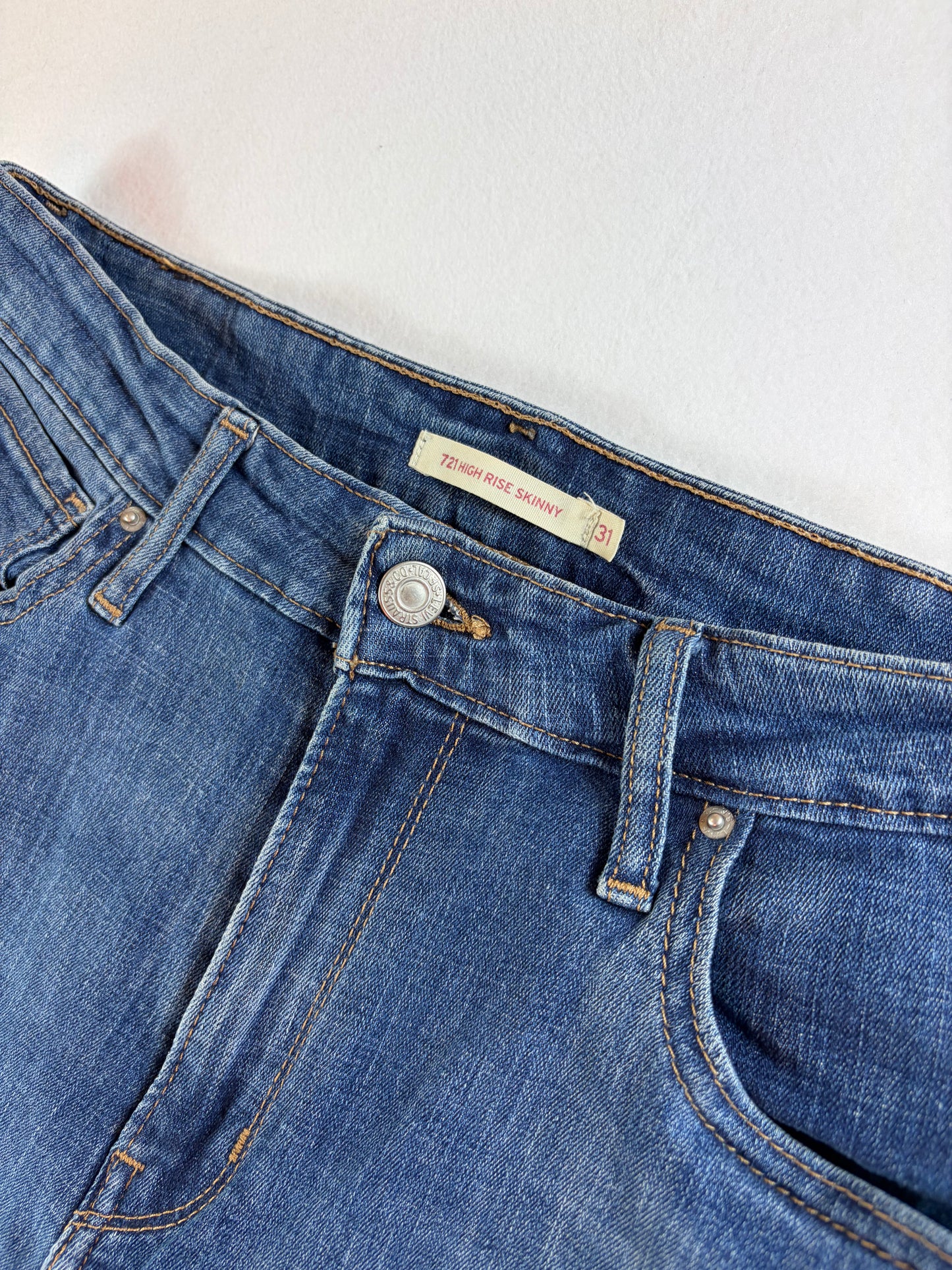 Levi Strauss & Co 721 női magas derekú skinny farmer