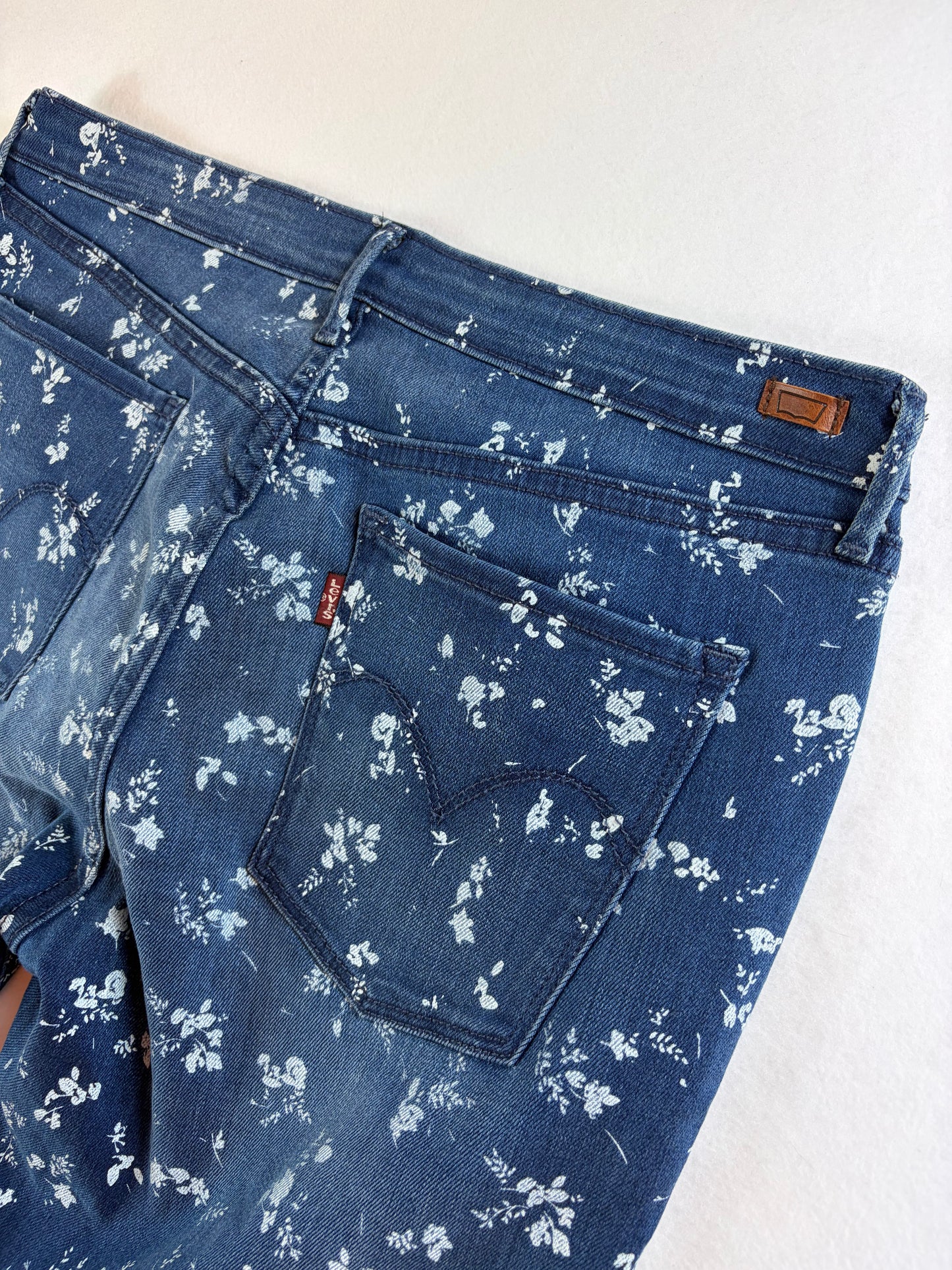 Levi Strauss & Co női virágmintás "leggins" farmernadrág