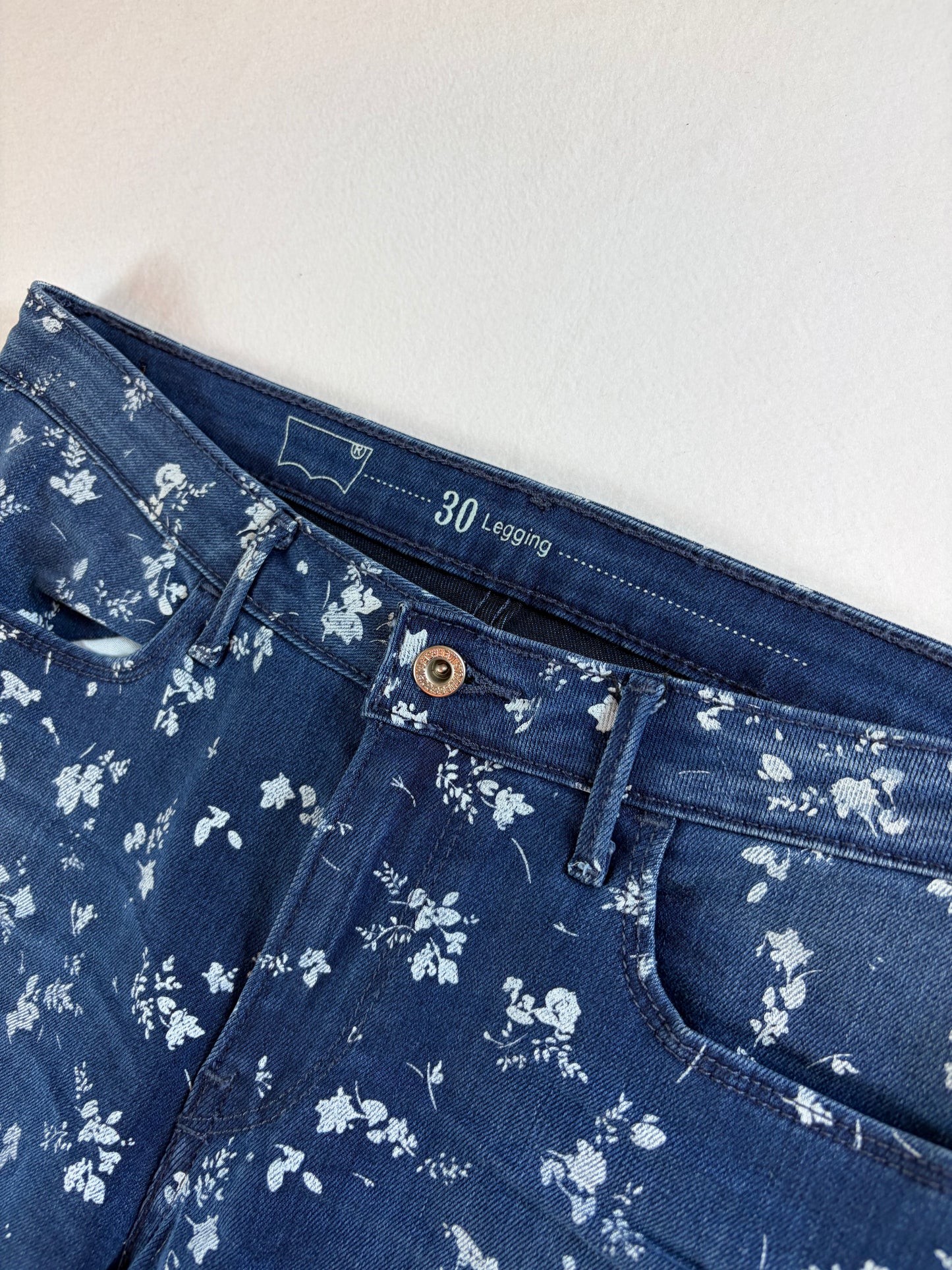 Levi Strauss & Co női virágmintás "leggins" farmernadrág