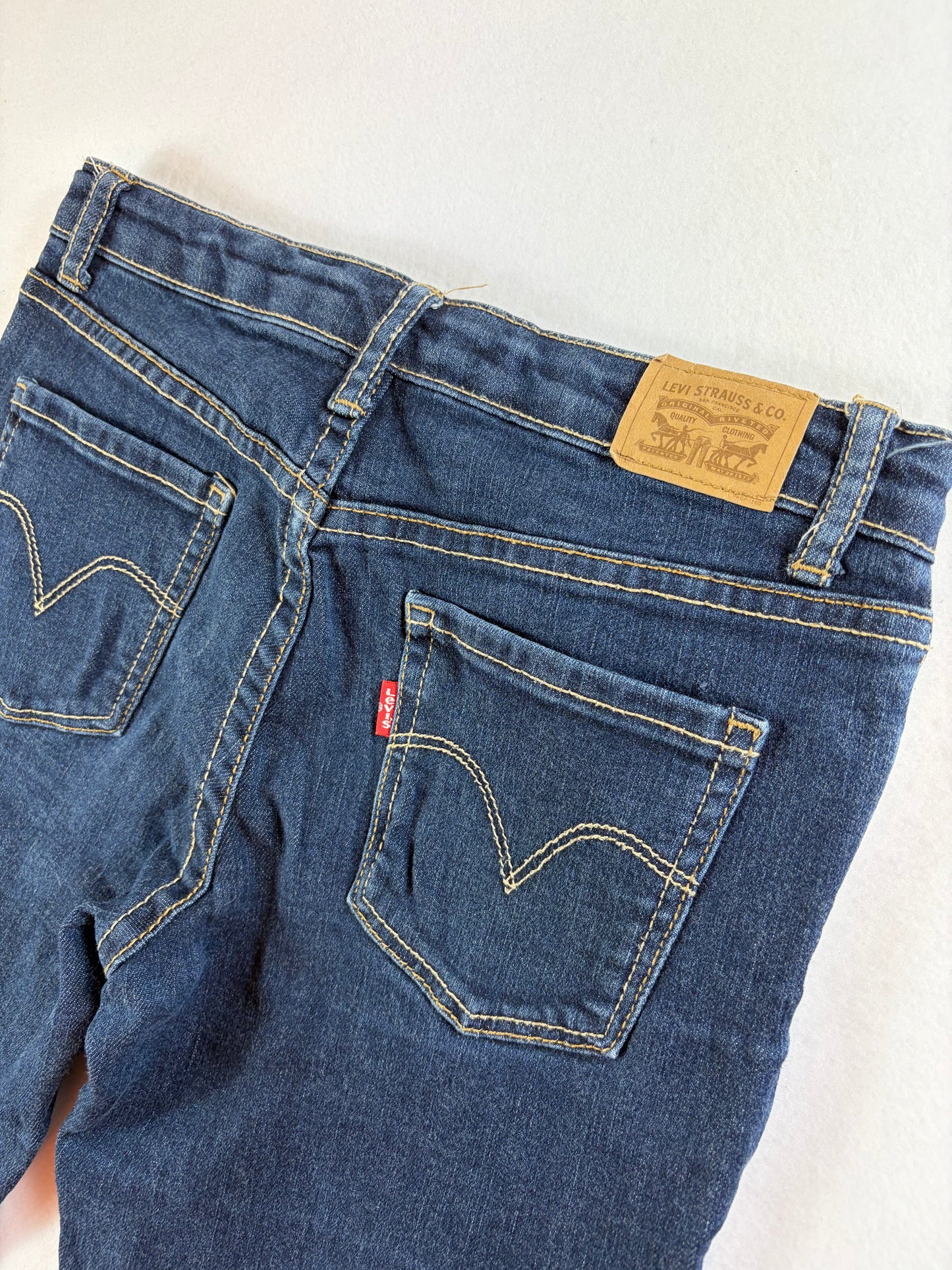 Levi Strauss & Co 711 női skinny farmernadrág