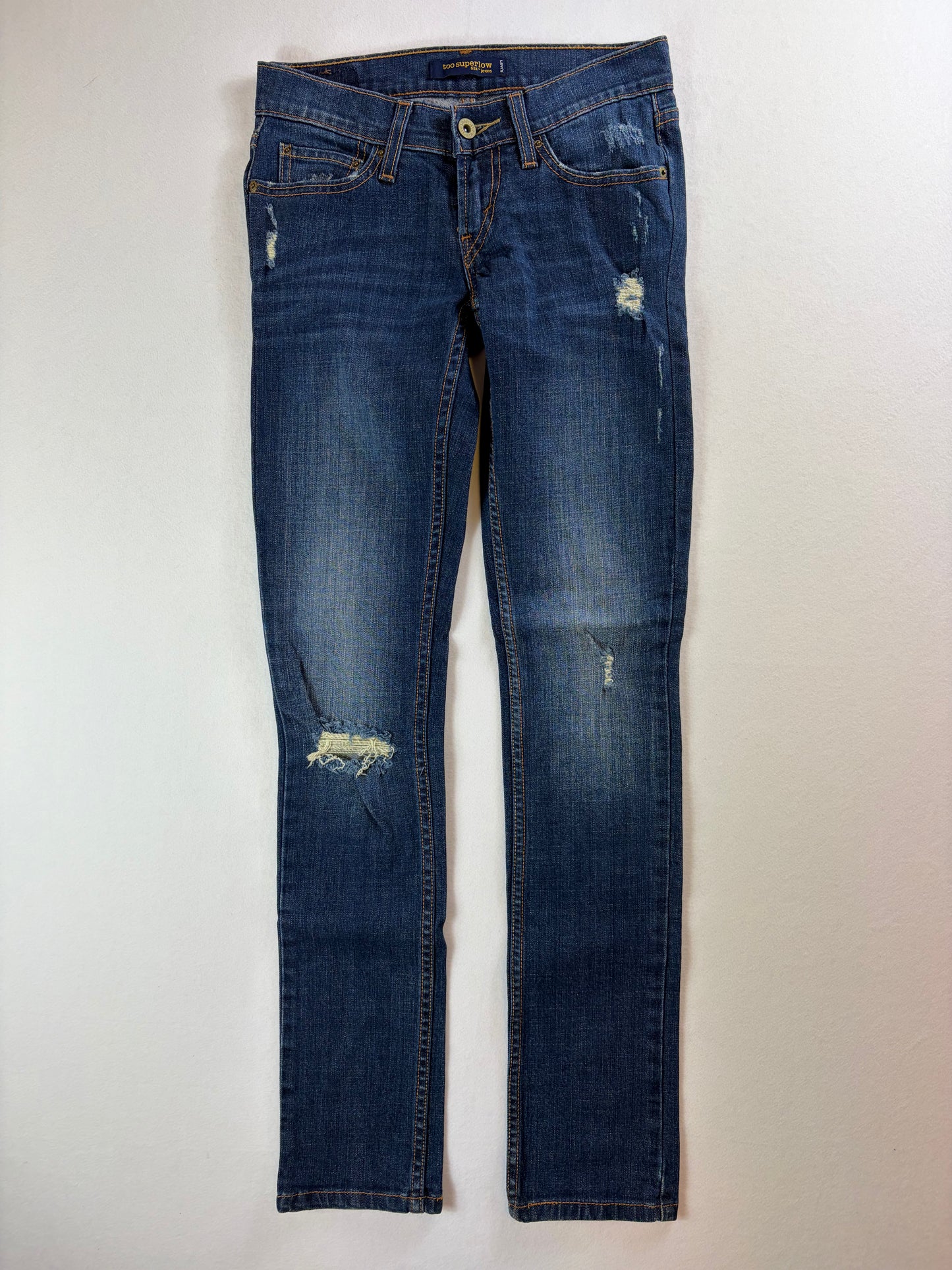 Levi Strauss & Co 524 női kopott, alacsony derekú skinny farmer