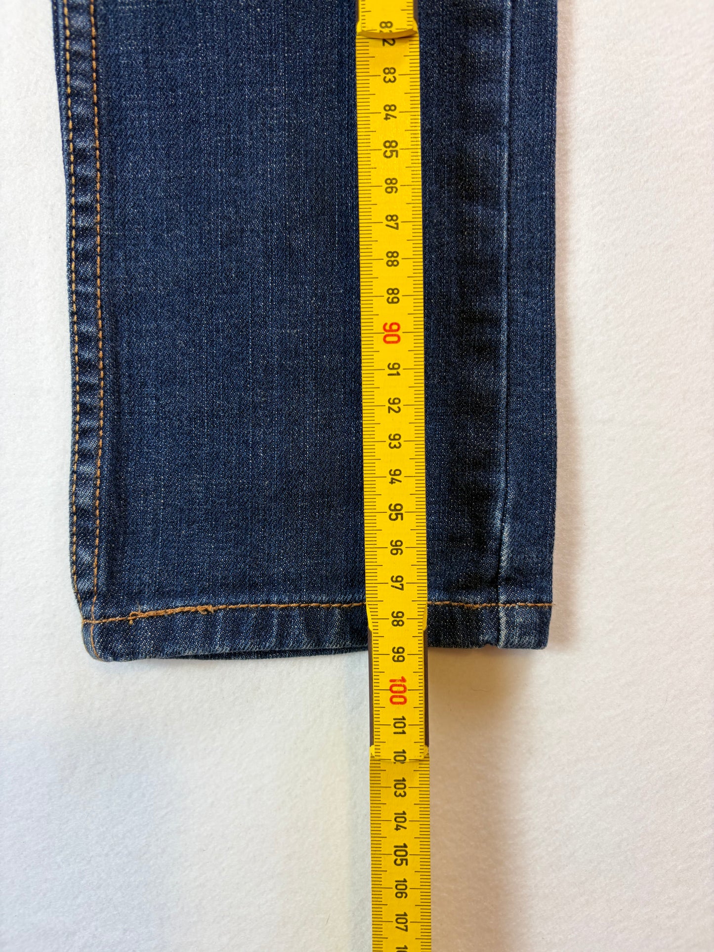 Levi Strauss & Co 524 női kopott, alacsony derekú skinny farmer