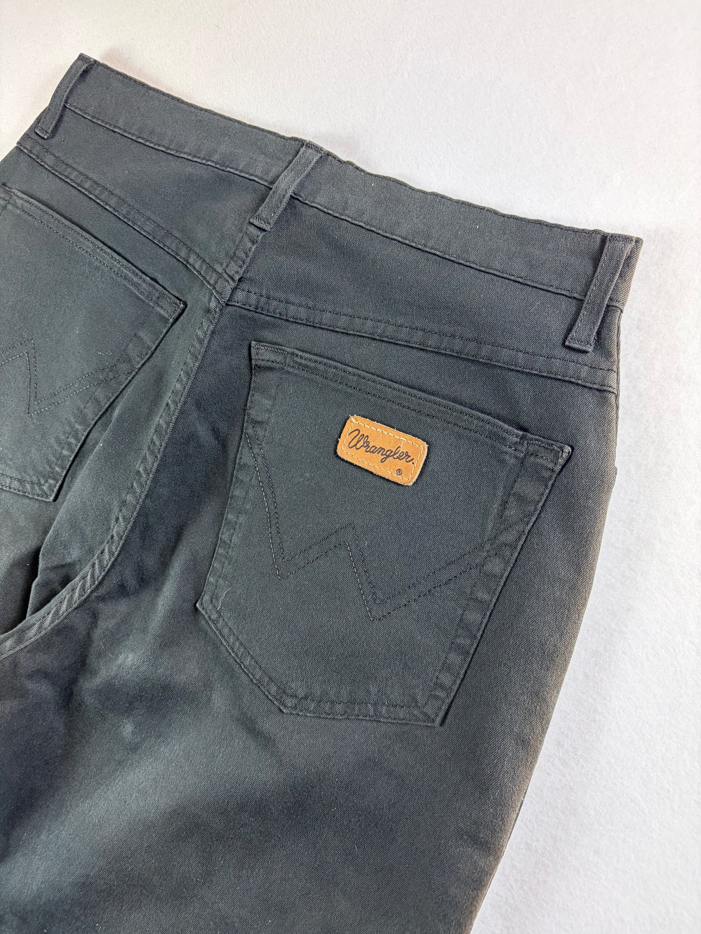 Wrangler Women's Straight Mid Waist Jeans