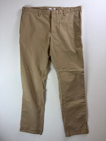 Lewis Hamilton x Tommy Hilfiger chino nadrág