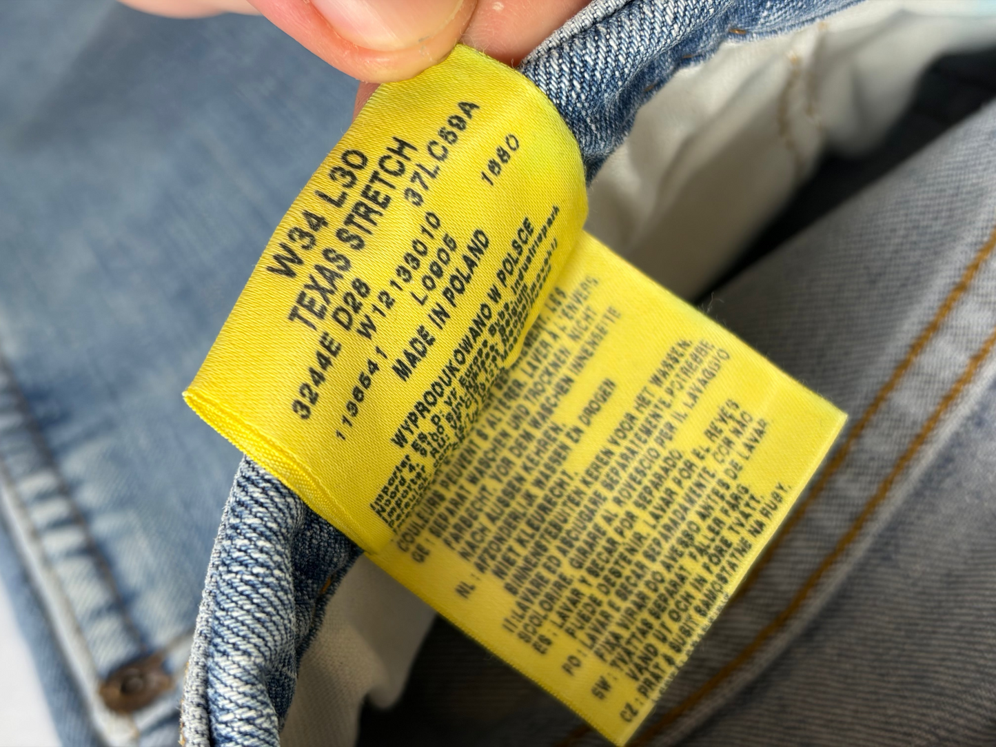 Blugi Wrangler Texas Stretch