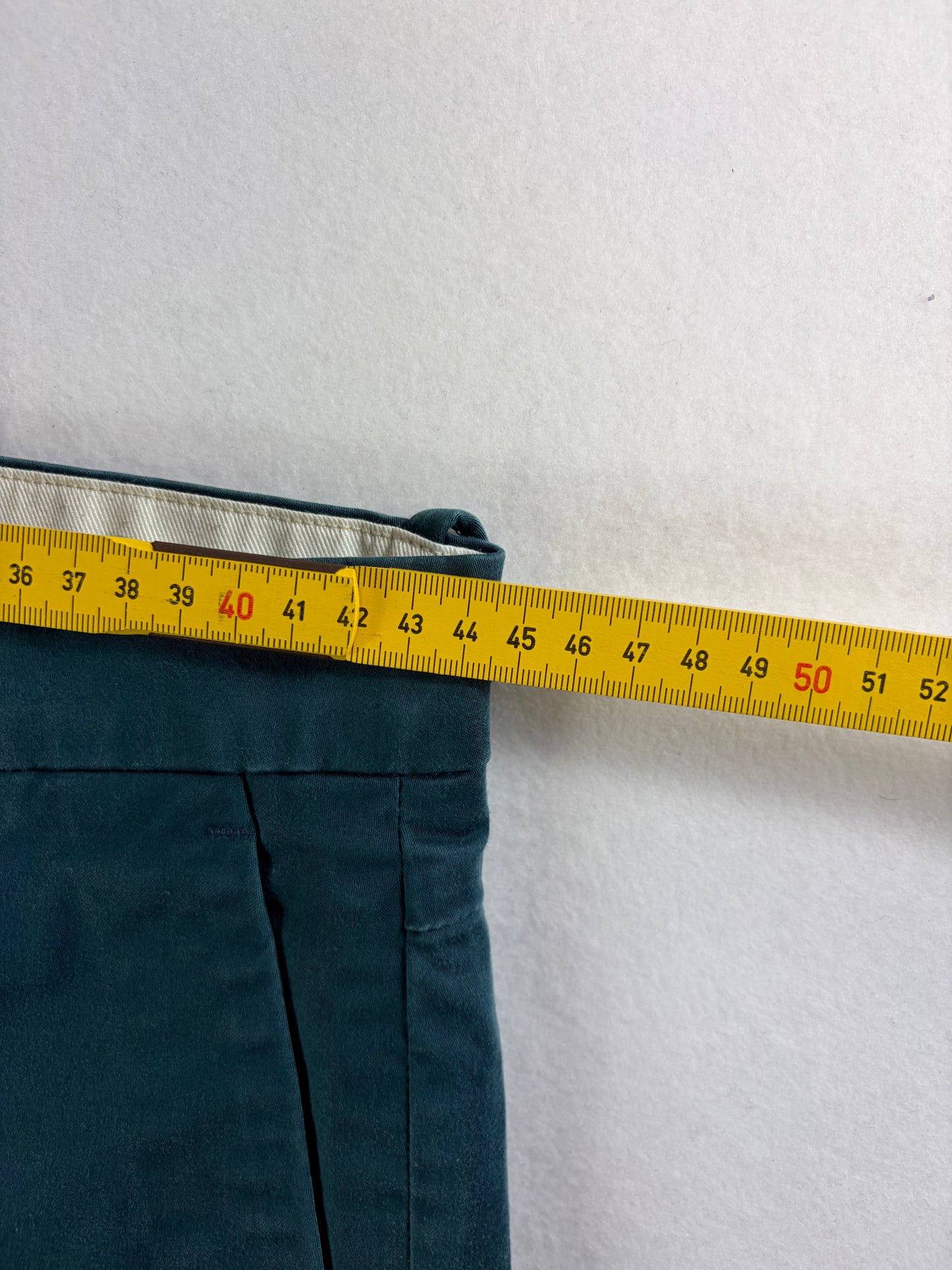 Levi Strauss & Co. chino nadrág