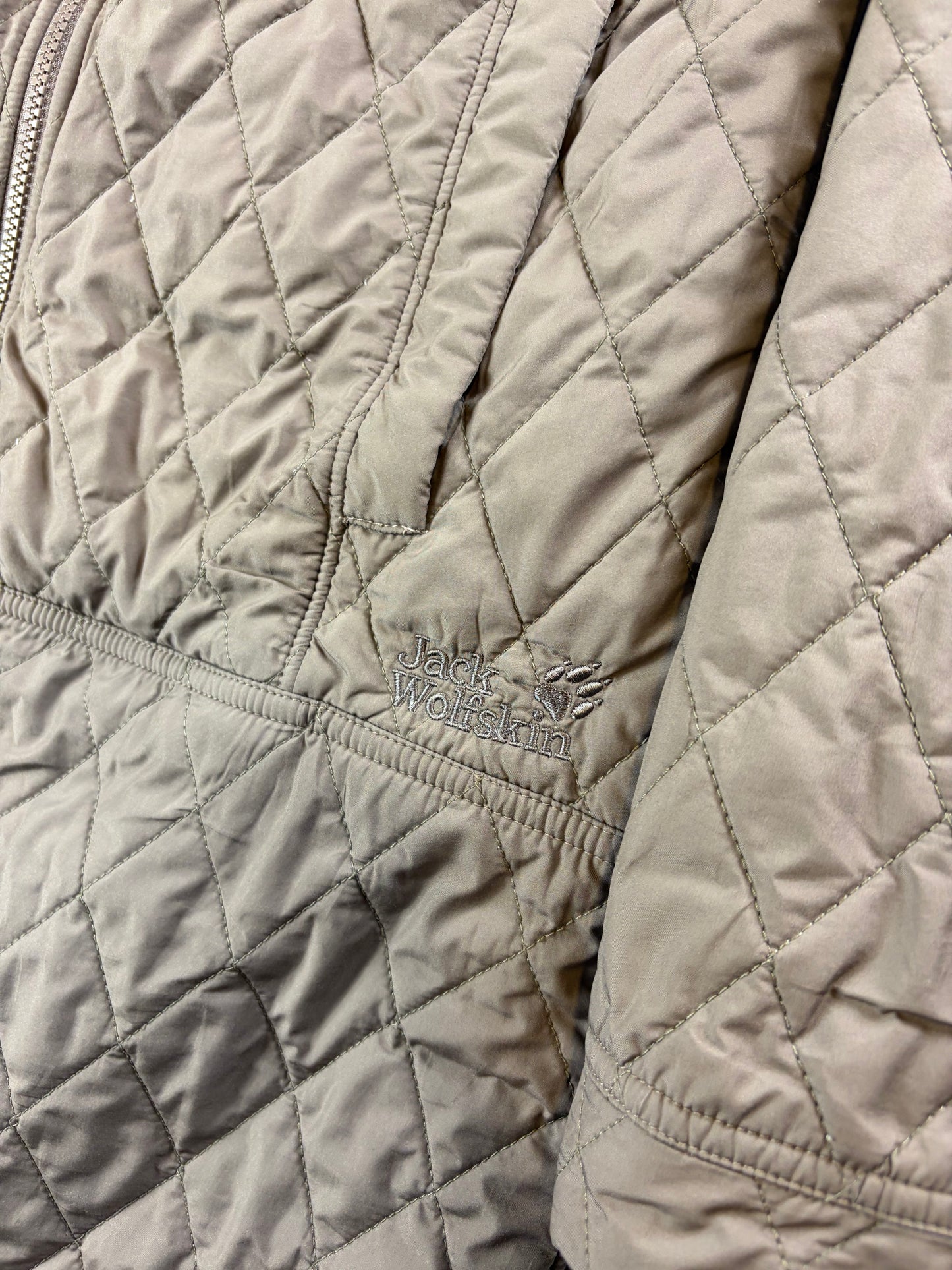 Geacă matlasată Jack Wolfskin pentru femei