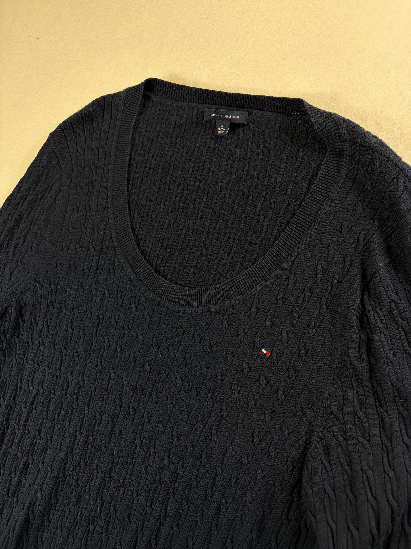 Tommy Hilfiger női kábelkötött pulóver