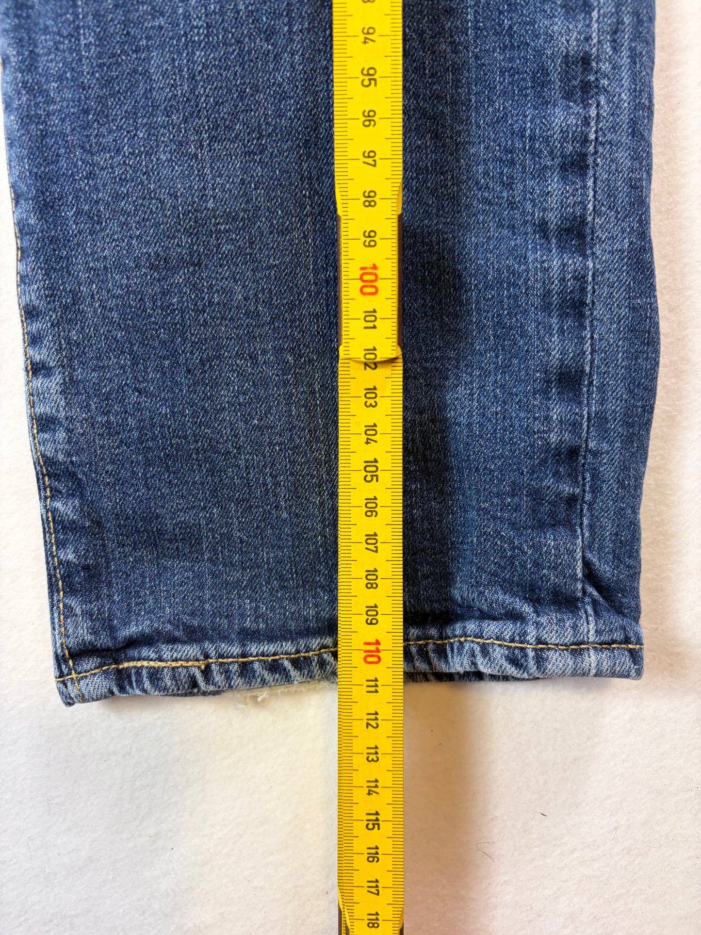 Levi Strauss & Co 501-es farmernadrág