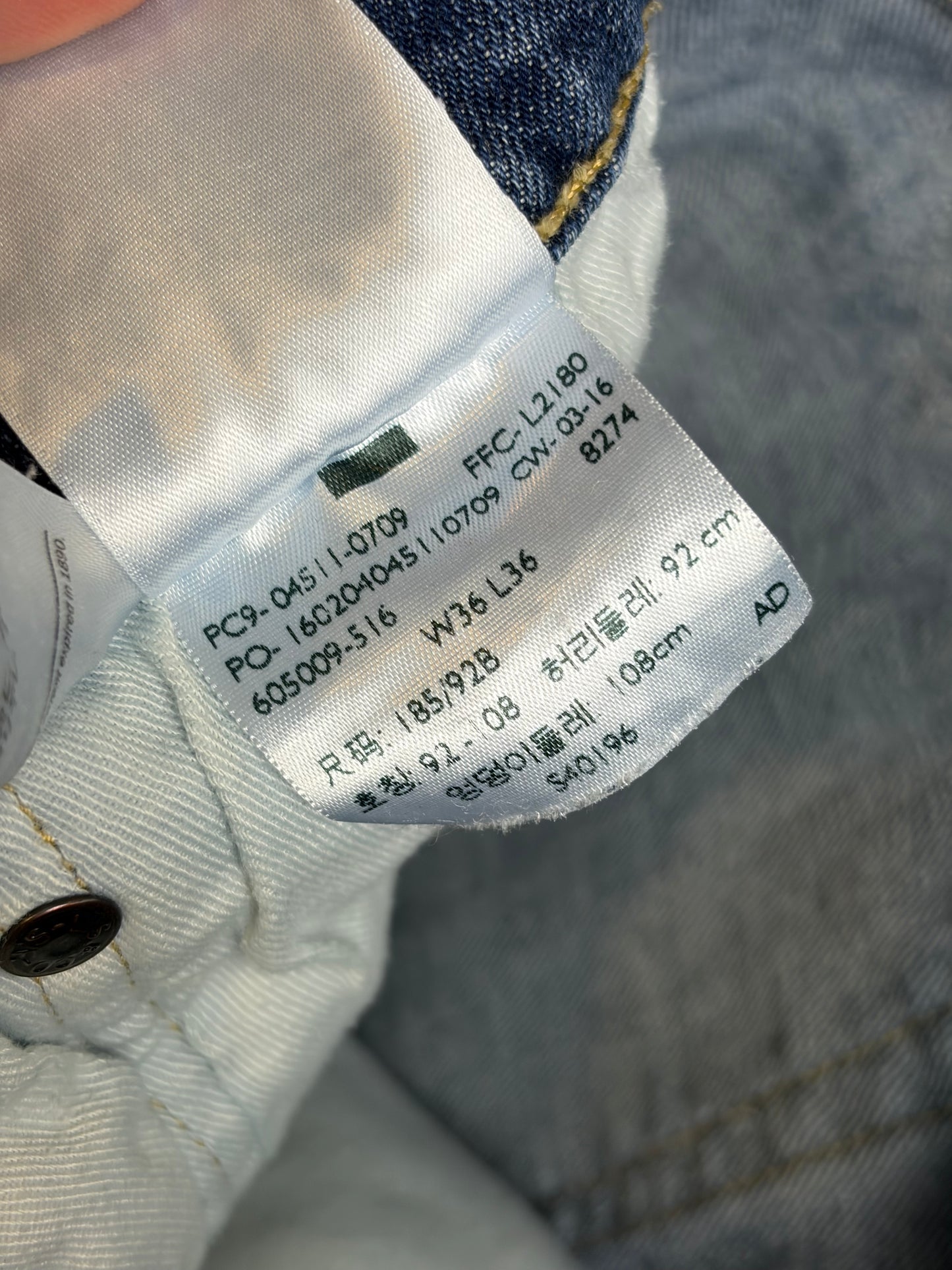 Levi Strauss & Co 501-es farmernadrág